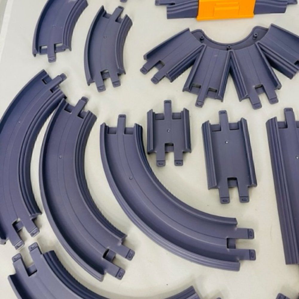 Chuggington Learning Curve Ludorum Plastic Train Track 24 Lot & Scale Excellent - Picture 5 of 7